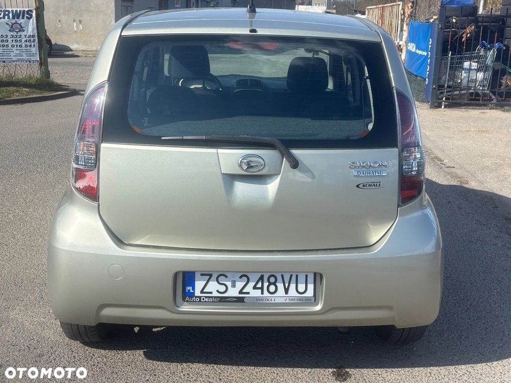 Daihatsu Sirion 1.3 - 15