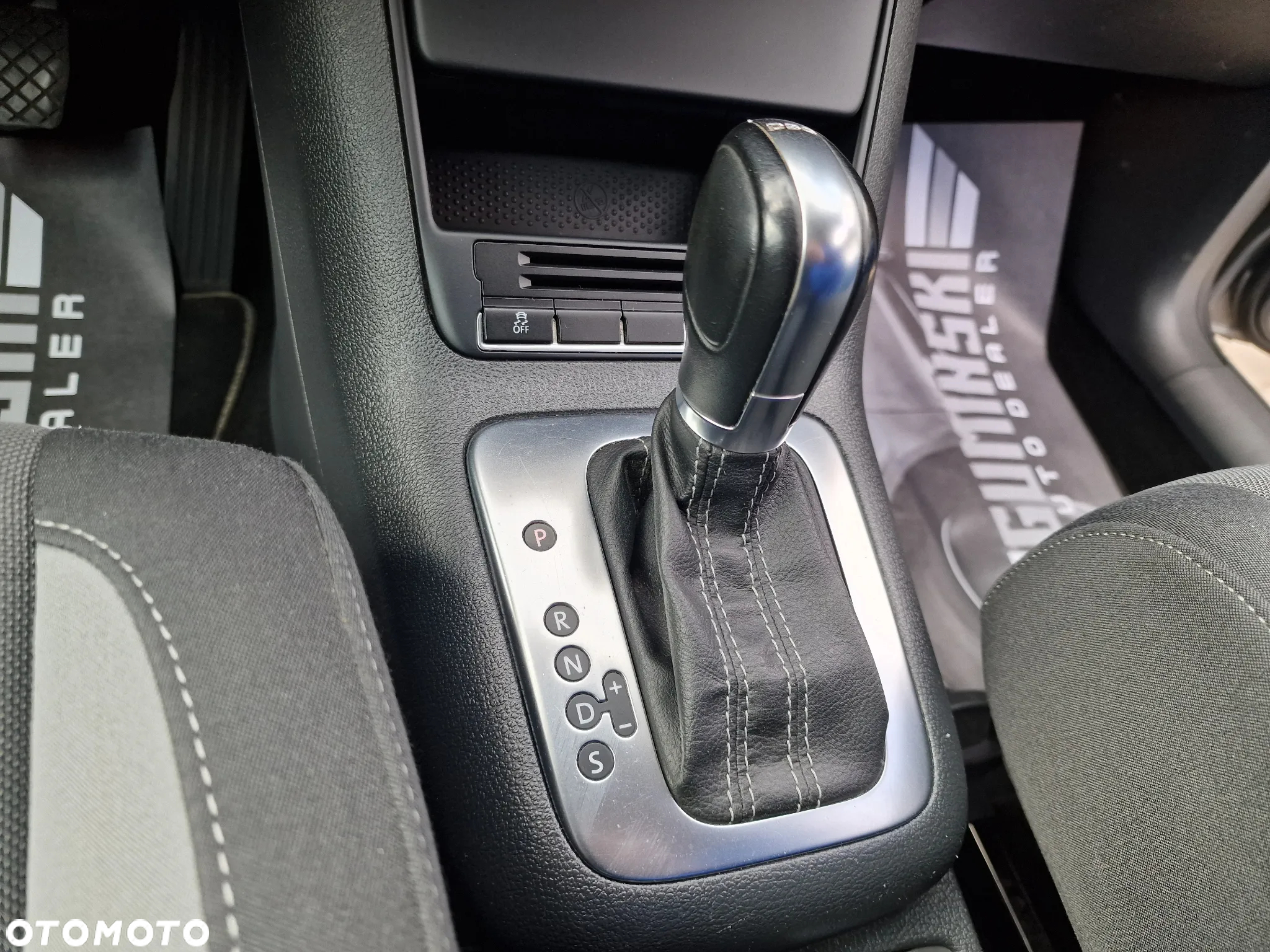 Volkswagen Golf Plus 1.6 TDI BlueMot Comfortline DSG - 22