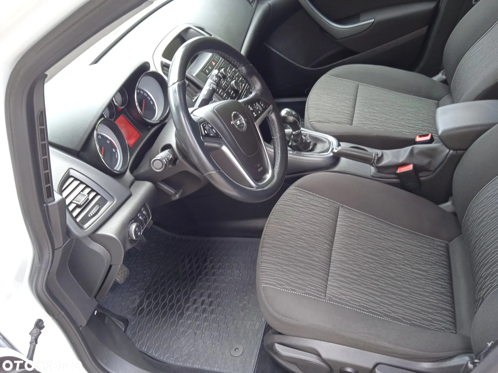 Opel Astra IV 1.6 CDTI Enjoy - 16