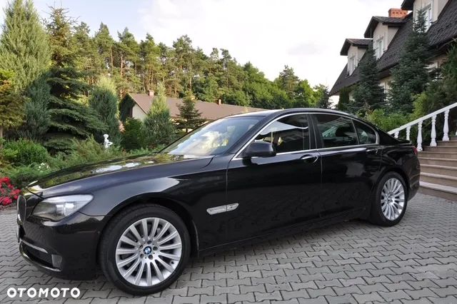 BMW Seria 7 750Li xDrive - 22