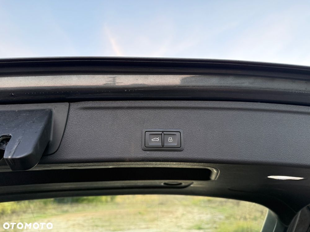 Audi A4 Avant 2.0 TDI DPF clean diesel S line Sportpaket - 20