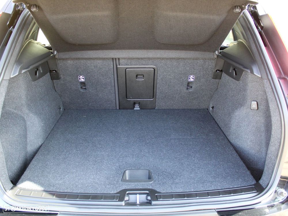 Volvo XC 40 1.5 T2 Momentum - 47
