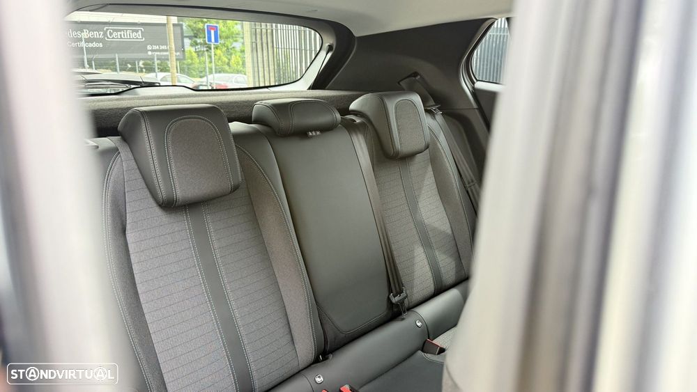 Peugeot 2008 1.2 PureTech Allure Pack - 32