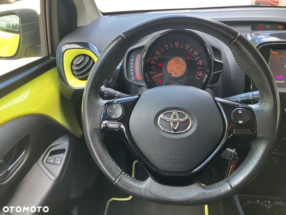 Toyota Aygo x-play touch - 15