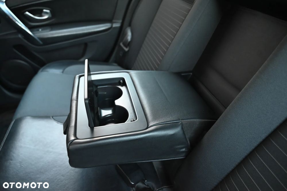 Renault Latitude - 36