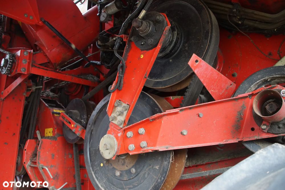 Kombajn na części - Massey Ferguson MF 36 7.6 220 KM 612 DSL 1997R Silnik Skrzynia Kabina Lampa Lusterko Schody Koło Deska Kokpit Sterownik Moduł Czujnik Kierownica Fotel - 31