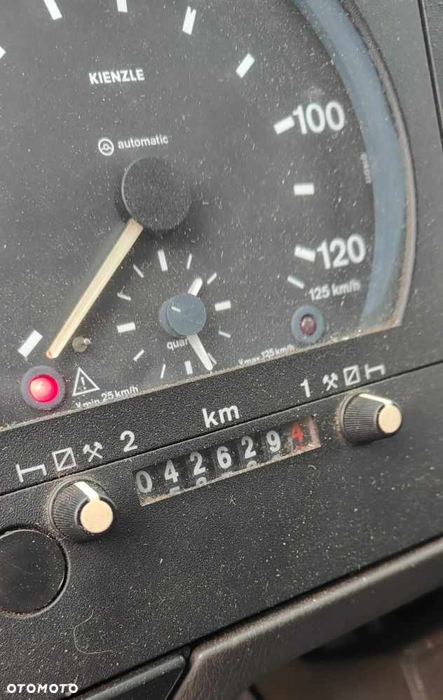 Mercedes-Benz 1827 - 16