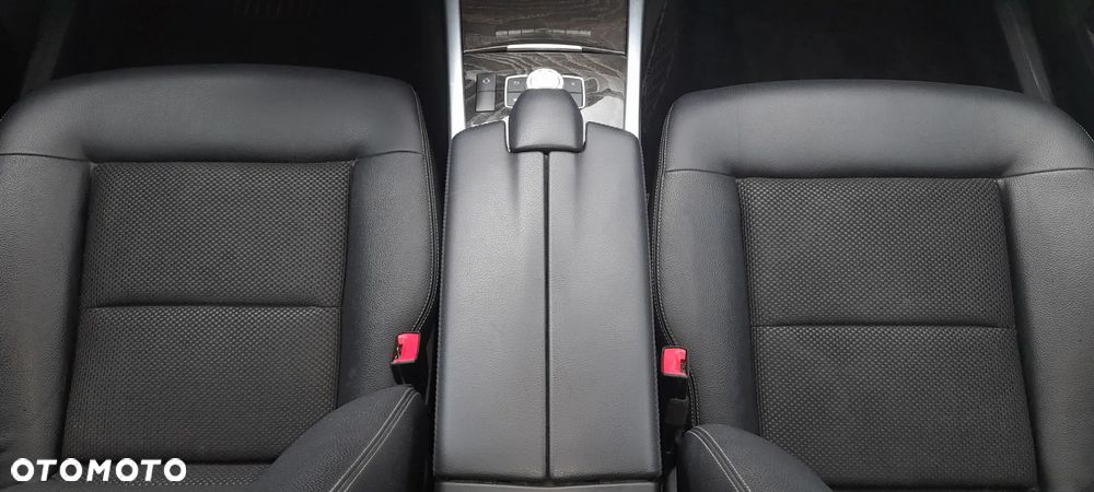 Mercedes-Benz Klasa E 220 BlueTEC 4-Matic Classic - 15