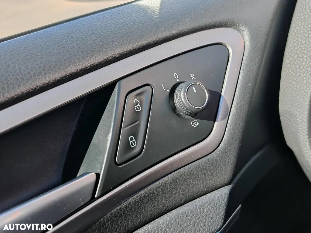 Volkswagen Golf e-Golf - 17