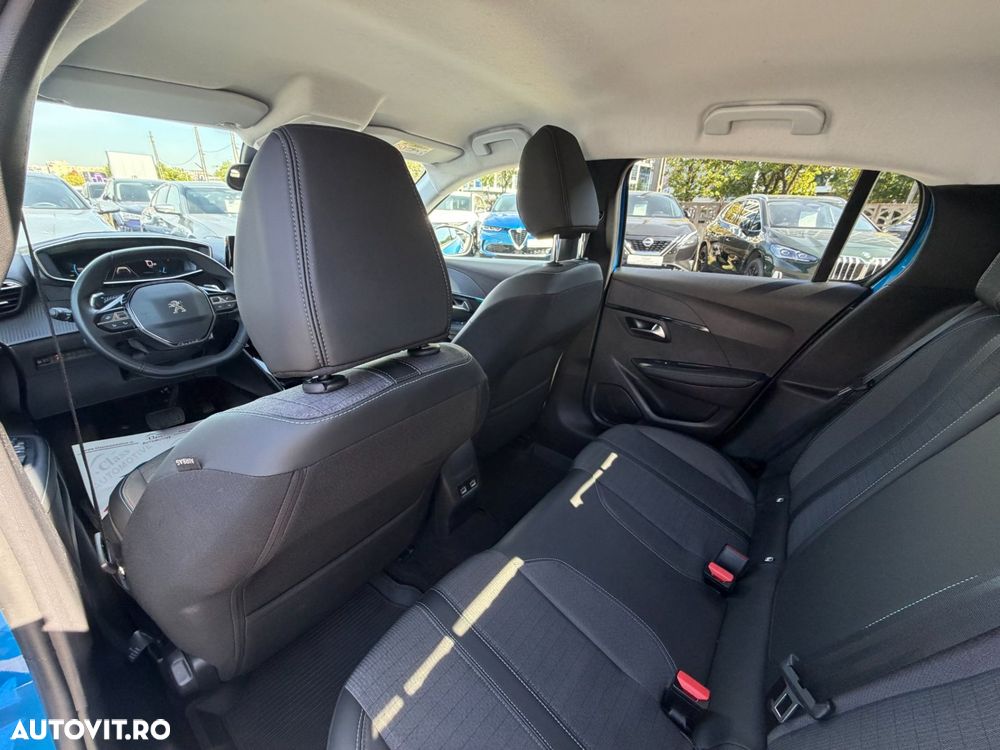 Peugeot 208 1.2 L PureTech STT EAT8 Allure - 16