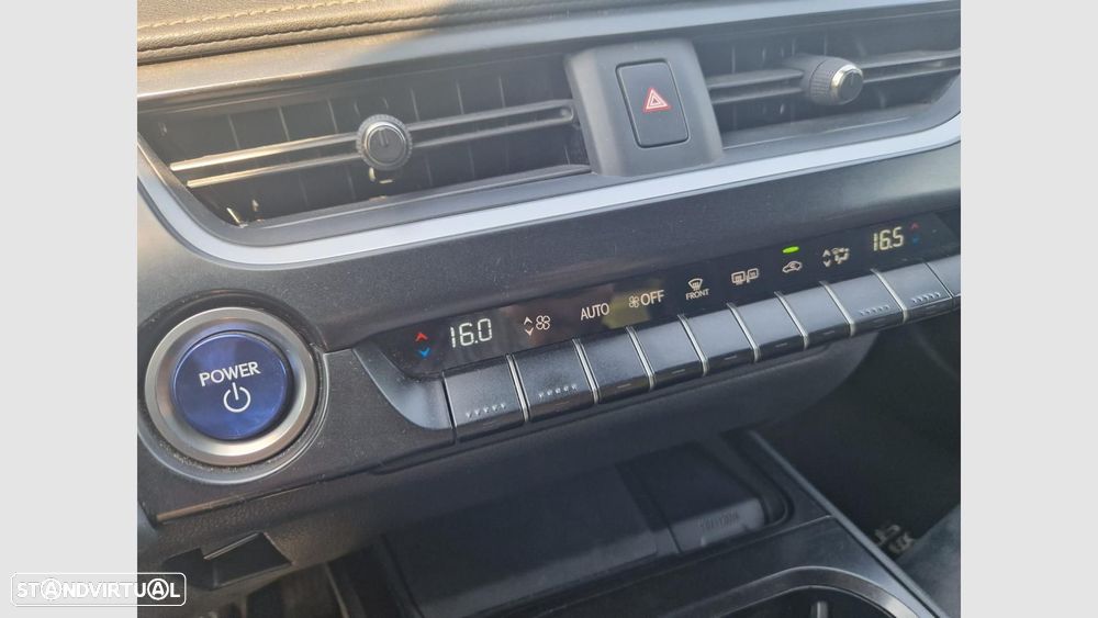 Lexus UX 250h Executive - 20