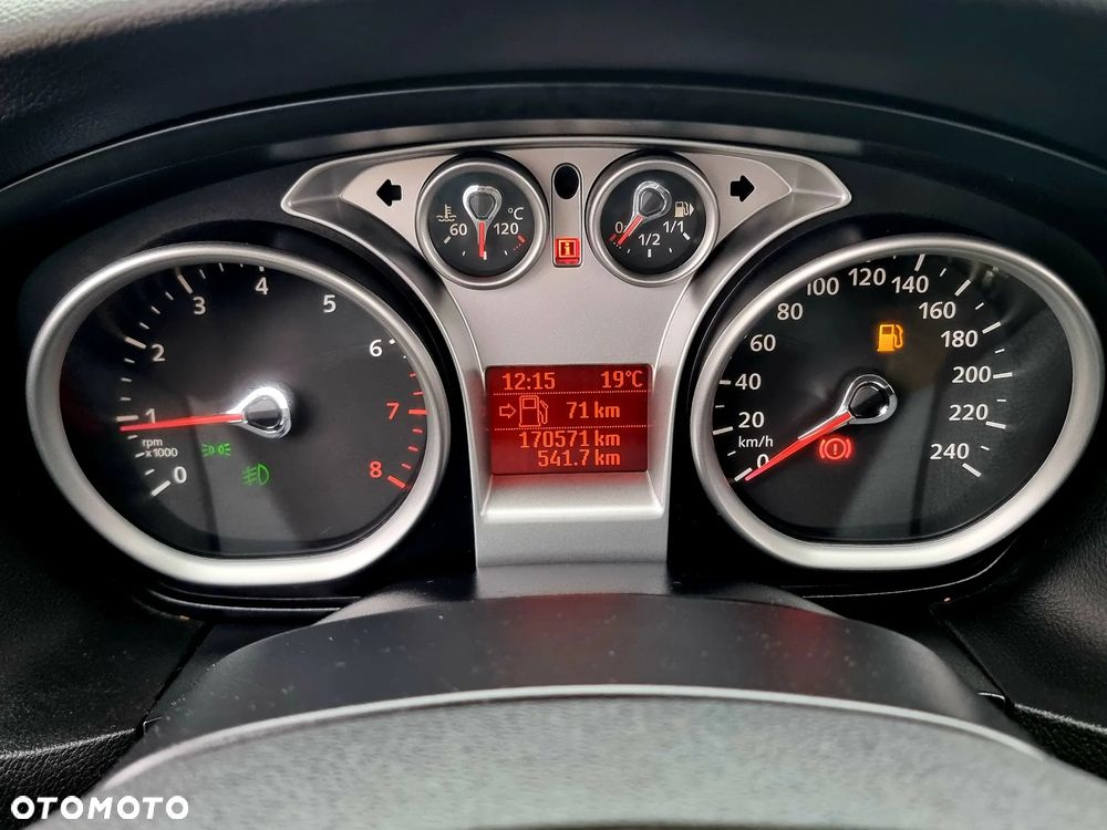 Ford Focus 2.0 16V Sport - 19