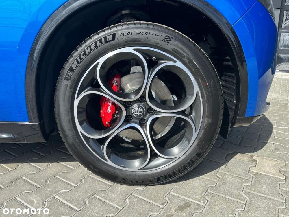 Alfa Romeo Stelvio - 12