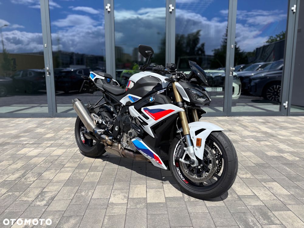 BMW S - 1