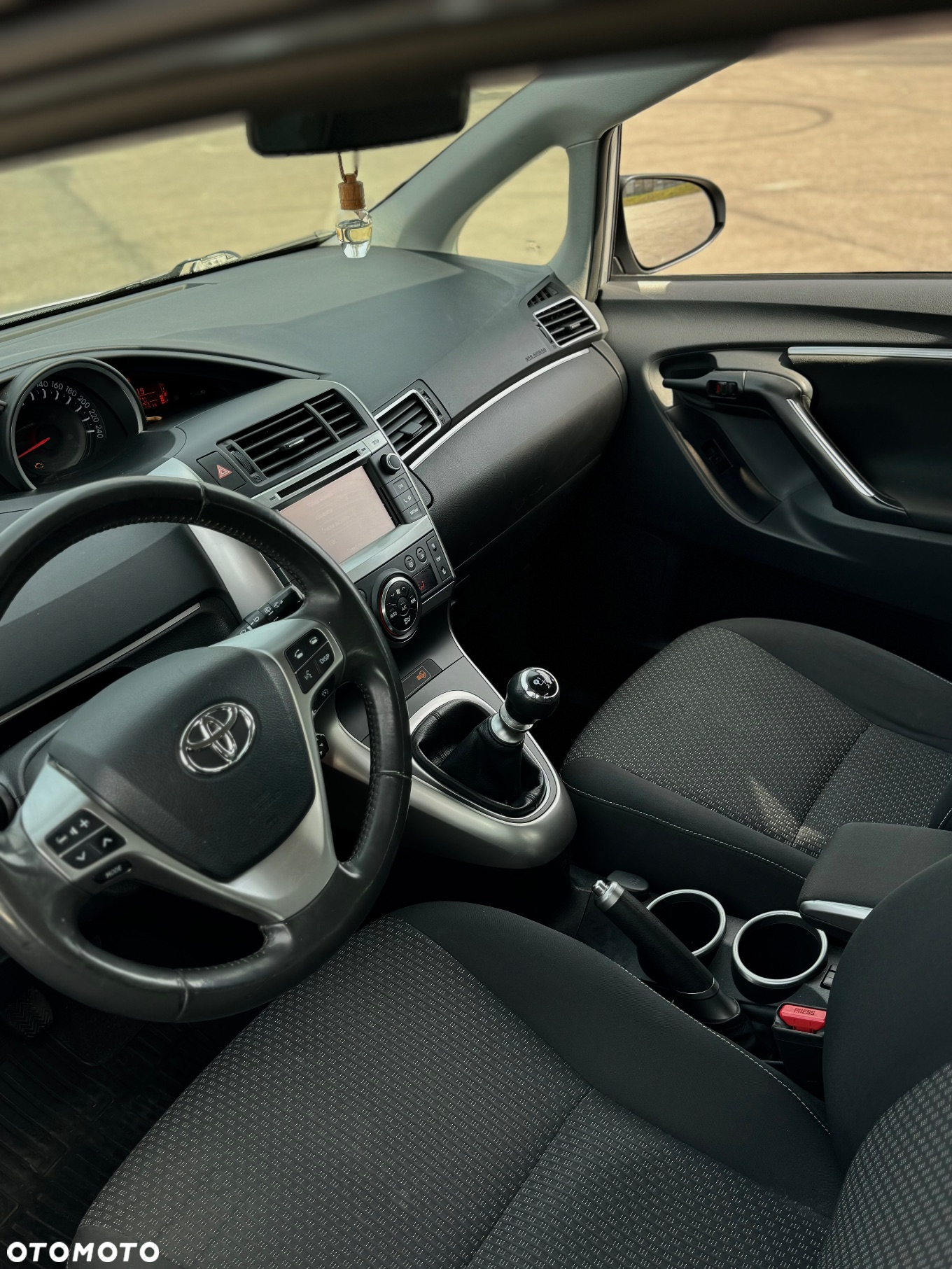Toyota Verso 1.8 Premium 7os - 8