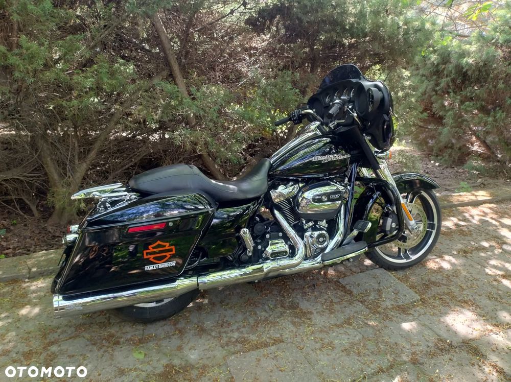 Harley-Davidson Touring Street Glide - 2