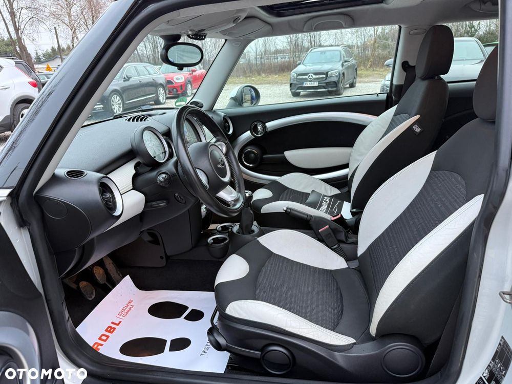 MINI Cooper Standard - 17