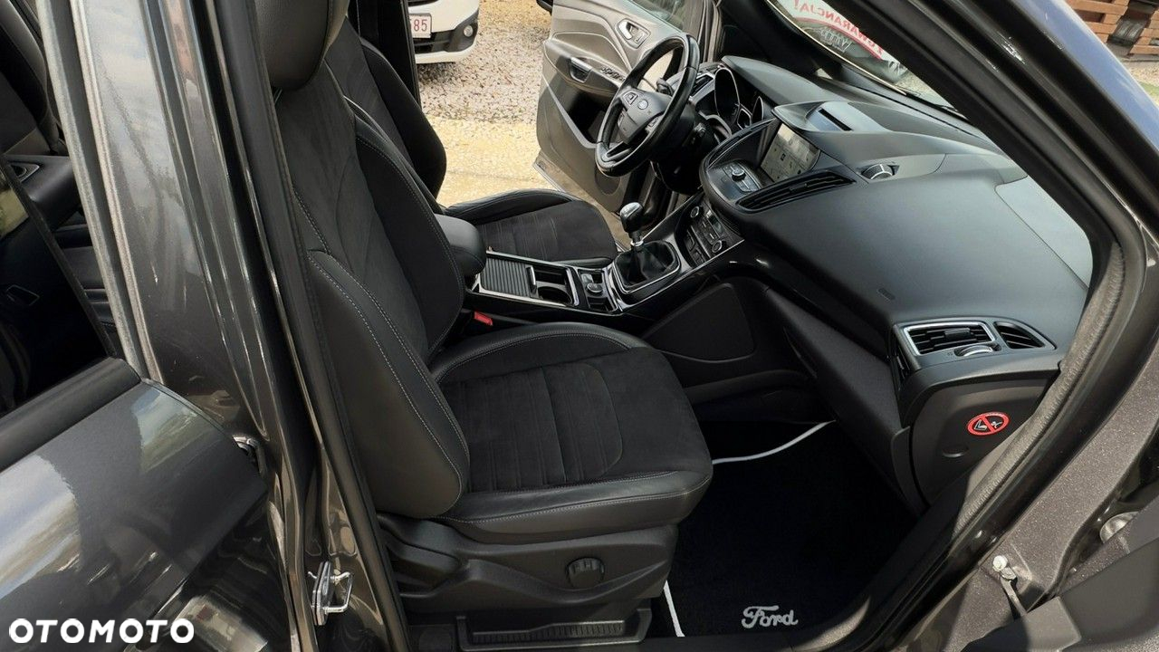 Ford Kuga - 10