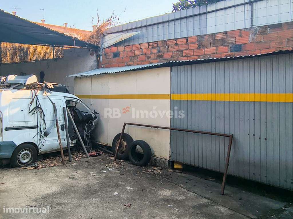 Oficina com afetação de serviços - Entroncamento - Grande imagem: 4/27