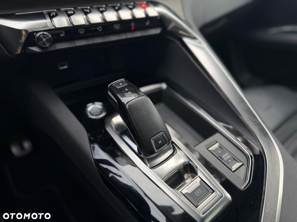 Peugeot 5008 PureTech 180 EAT8 Stop & Start GT - 26