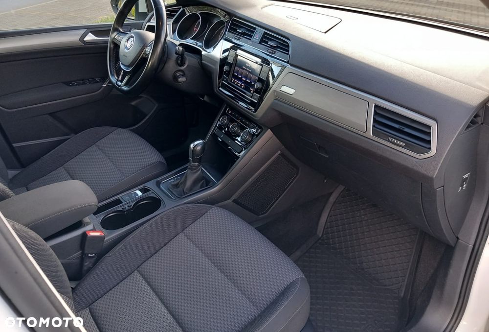 Volkswagen Touran 2.0 TDI SCR DSG Comfortline - 10
