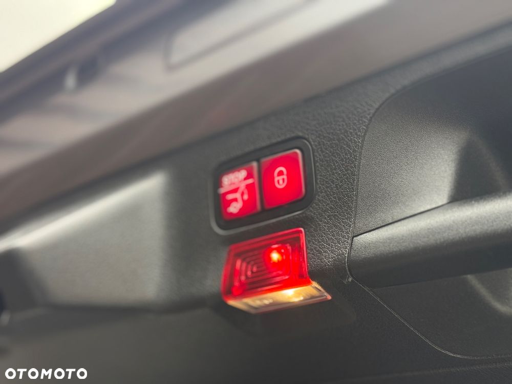 Mercedes-Benz CLA 200 7G-DCT AMG Line - 38