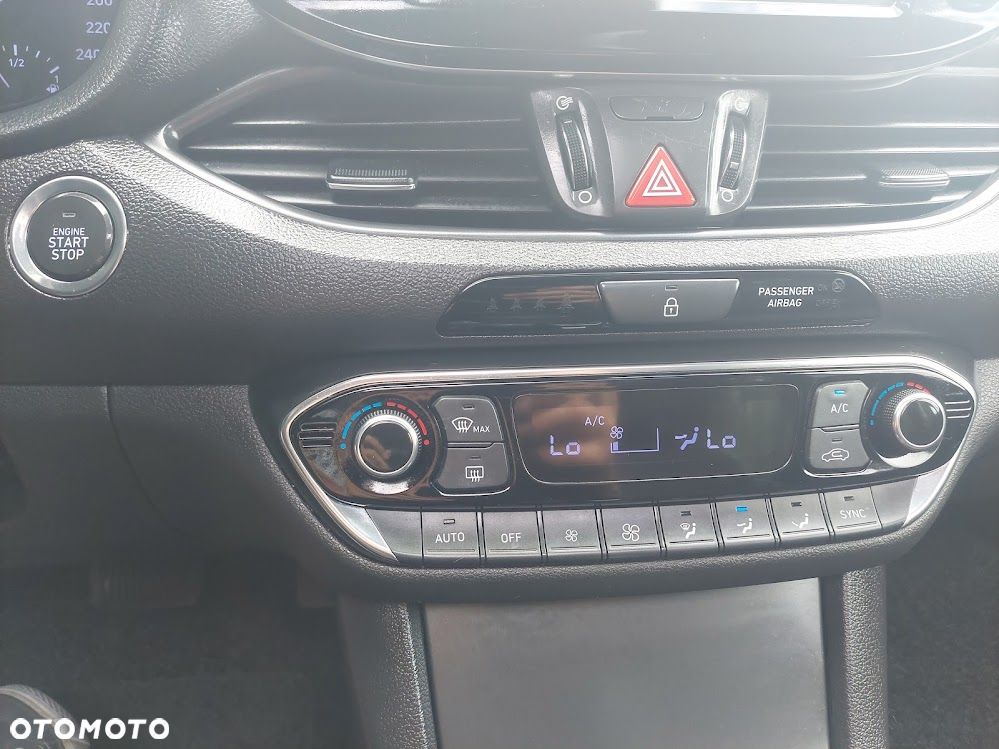 Hyundai i30 1.4 T-GDI DCT Premium - 13