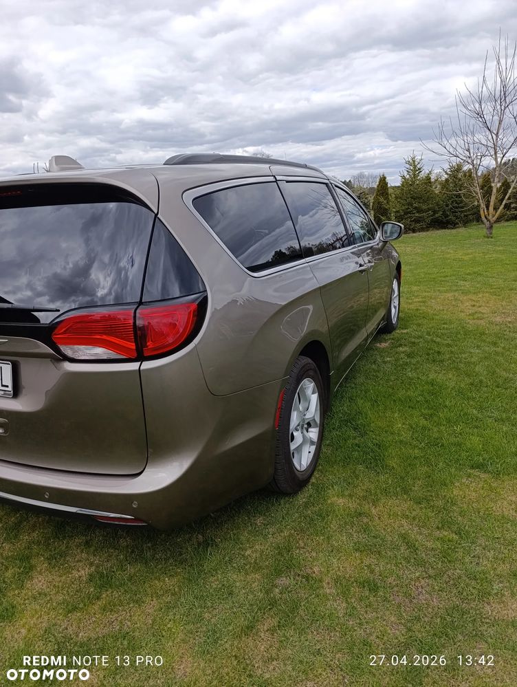 Chrysler Pacifica - 5