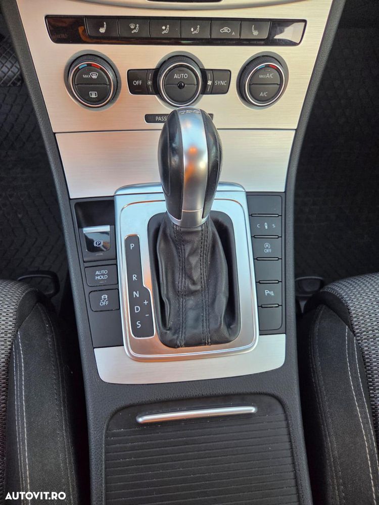 Volkswagen Passat CC - 12