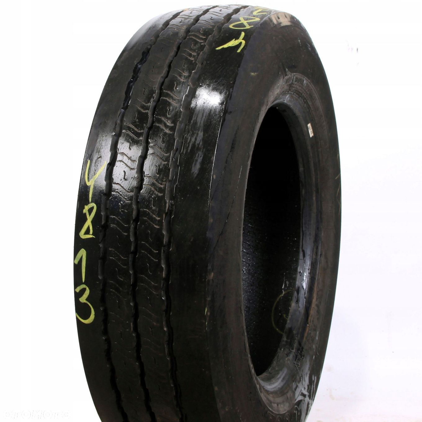 Opona TIR 245/70R19.5 Goodyear KMAX T idY813 - 1