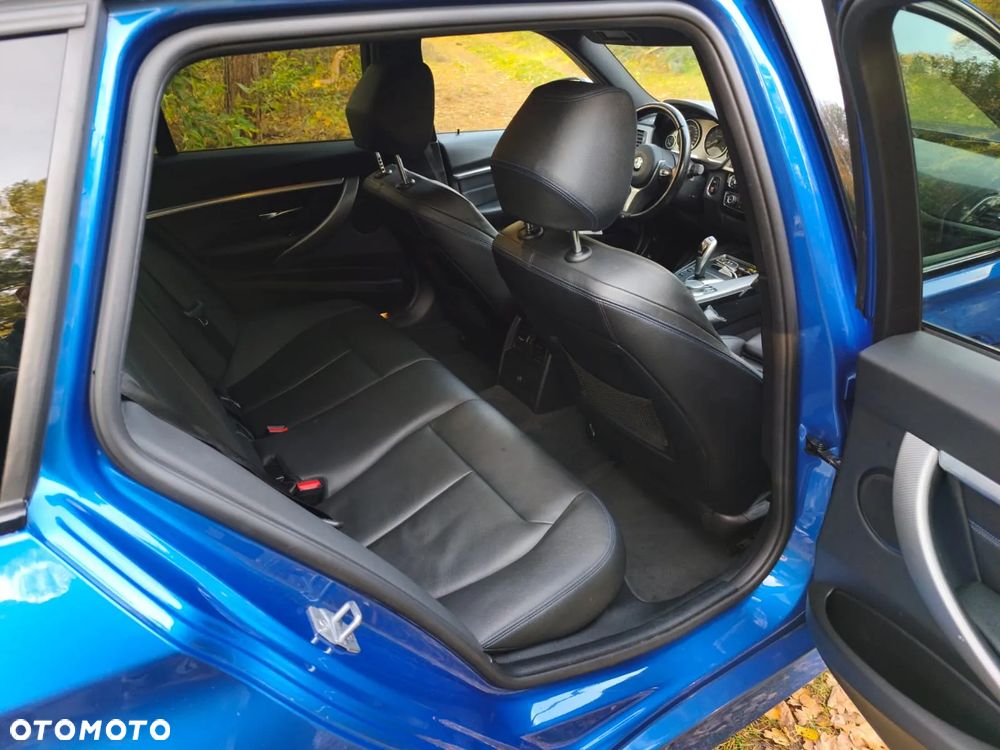 BMW Seria 3 320d Touring Edition M Sport Shadow - 16