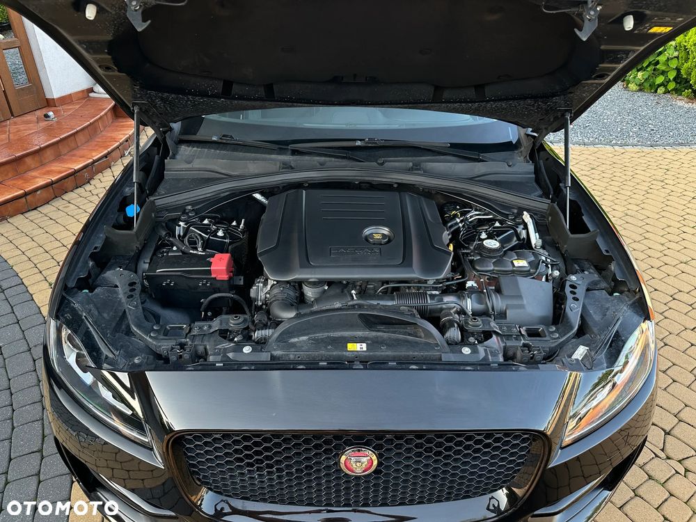 Jaguar F-Pace 20d R-Sport - 18