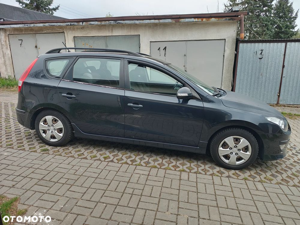 Hyundai i30 1.4 Base + - 7