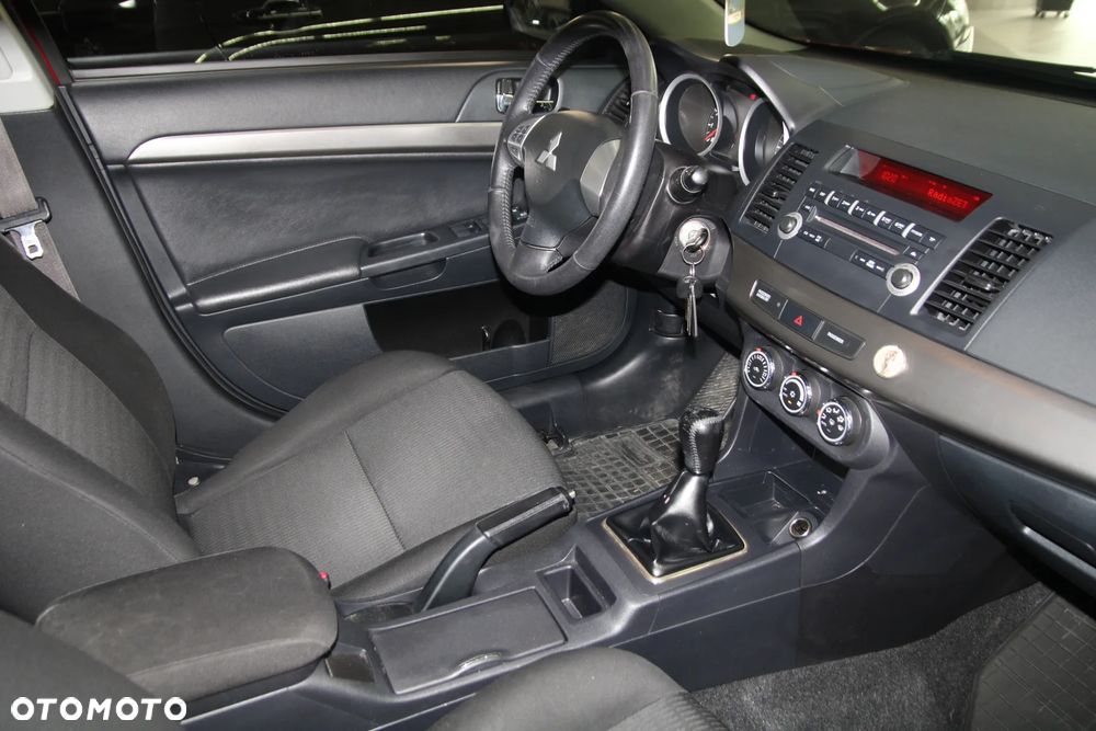 Mitsubishi Lancer 1.6 Invite - 15