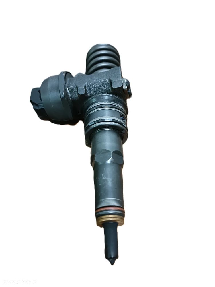 * PASSAT B5 Audi A3 8L A4 B6 00-06 r. 1,9 TDI 105 KM POMPOWTRYSK wtryskiwacz 0414720216 1 szt. - 2