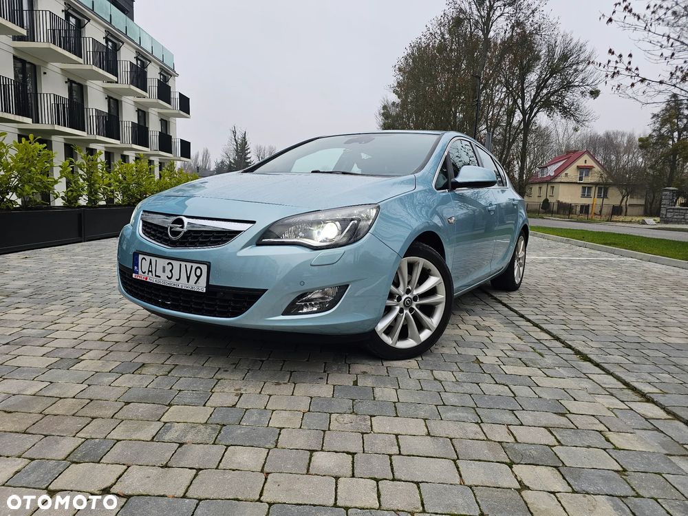 Opel Astra 1.6 T Cosmo - 3