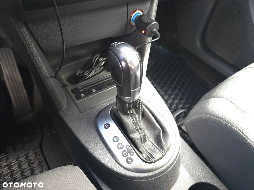 Volkswagen Touran 1.6 TDI DPF BlueMotion Technology DSG MATCH - 23