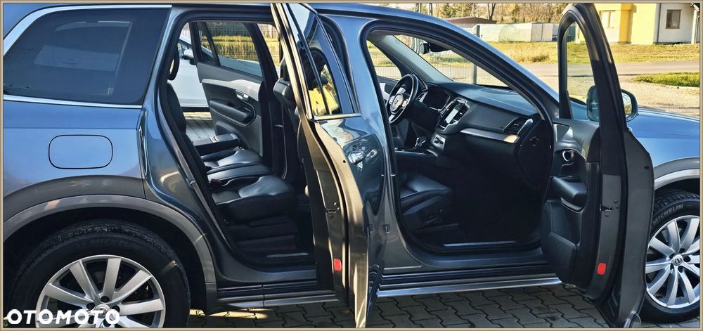 Volvo XC 90 D5 AWD Geartronic Momentum - 26