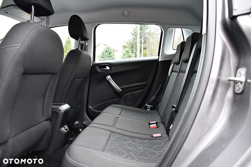 Peugeot 2008 1.6 BlueHDi Style - 21