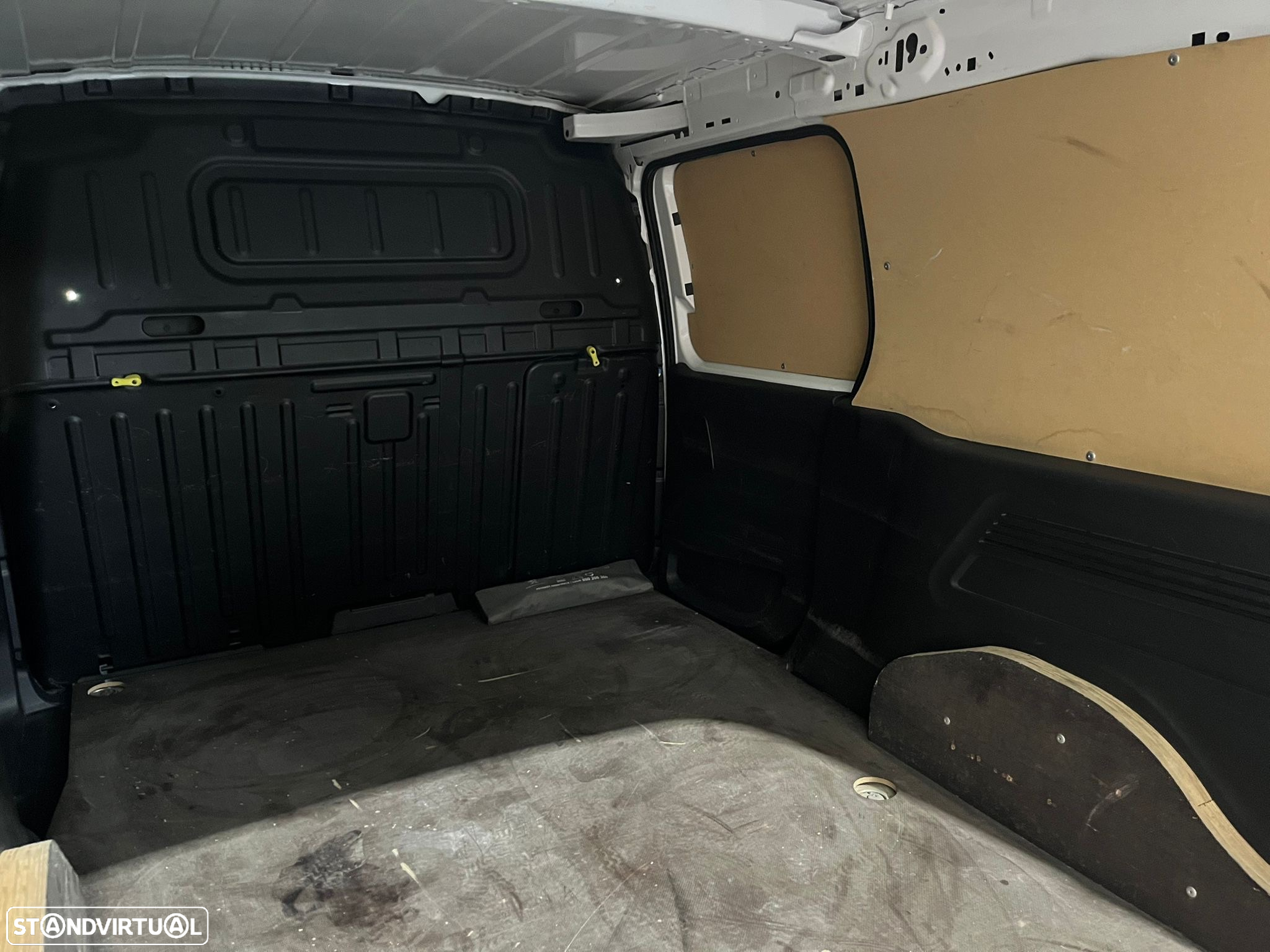 Peugeot Partner Longa 3 Lugares Com  IVA DEDUTIVEL ** - 28