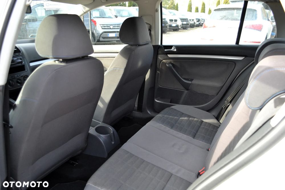 Volkswagen Golf 1.6 Edition - 11