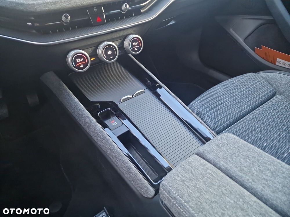 Skoda Superb 1.5 TSI mHEV Selection DSG - 16