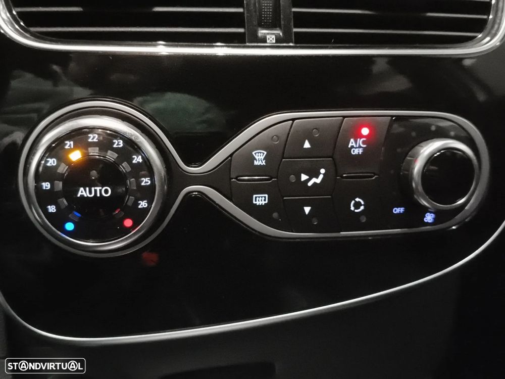 Renault Clio Sport Tourer 0.9 TCE GT Line - 28