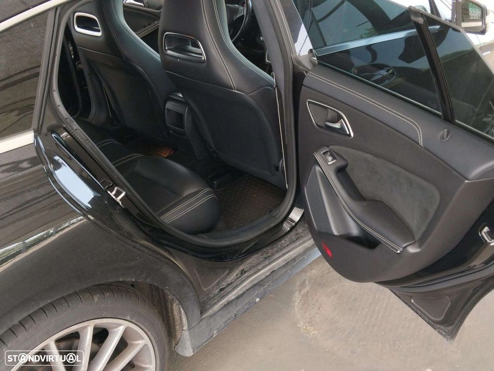 Mercedes-Benz CLA 200 d Shooting Brake AMG Line Aut. - 11