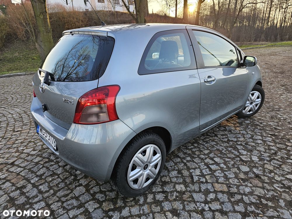 Toyota Yaris - 2