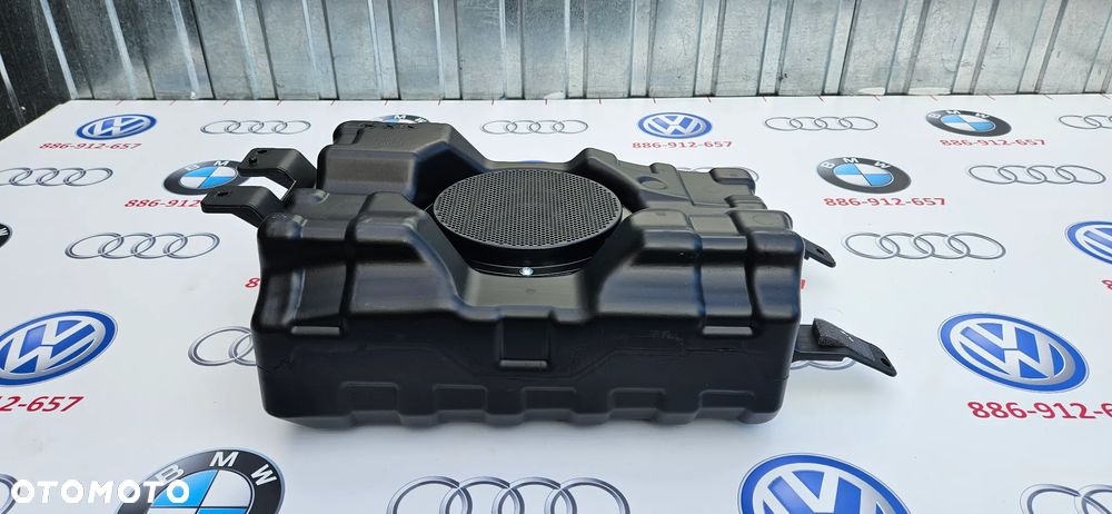 Dodge Durango III LIFT 2014- Głośnik bagażnika subwoofer głośnik niskotonowy 68258456A - 2