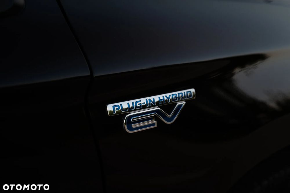 Mitsubishi Outlander - 12