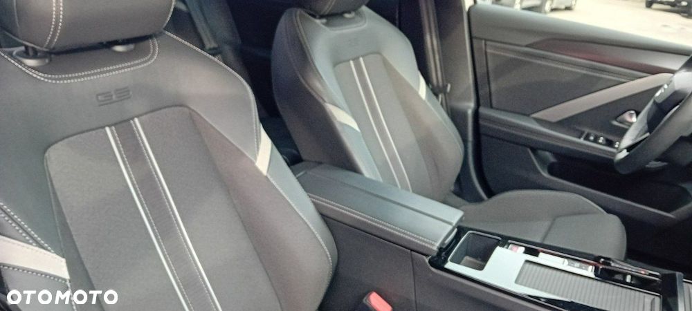 Opel Astra 1.2 T GS Line S&S - 21