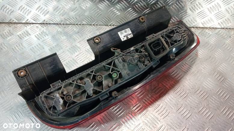 LAMPA PRAWA TYLNA FIAT DOBLO 2 - 2