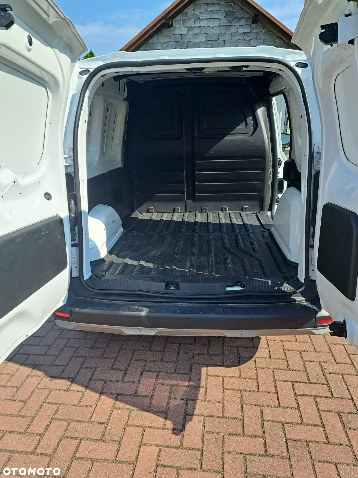 Nissan TOWNSTAR - 4